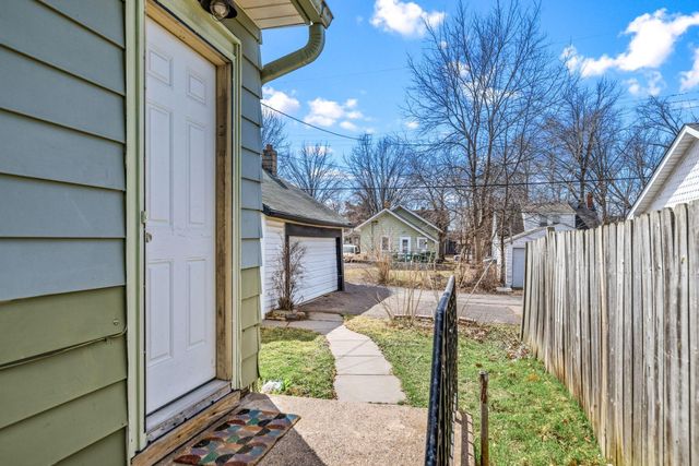 1856 Orange Avenue E, Saint Paul, MN 55119