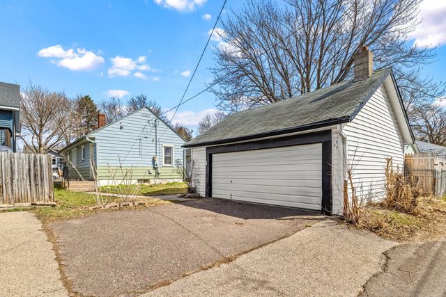 1856 Orange Avenue E, Saint Paul, MN 55119