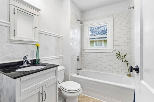 1856 Orange Avenue E, Saint Paul, MN 55119