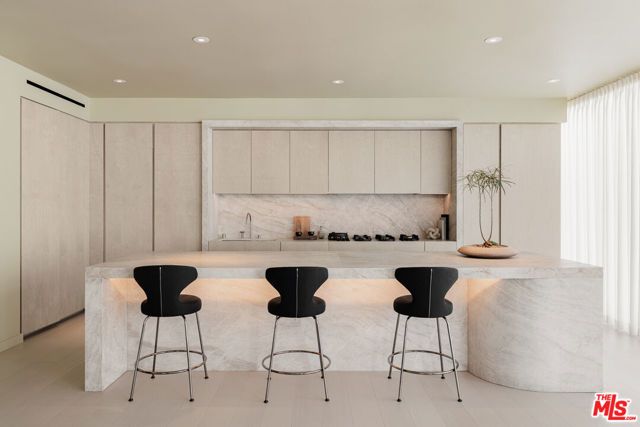 9200 Wilshire Boulevard 402W, Beverly Hills, CA 90212