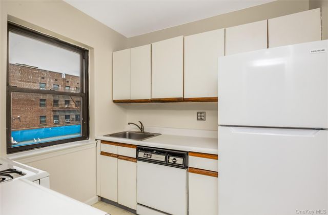 47-30 217th Street 2C, Bayside, NY 11361