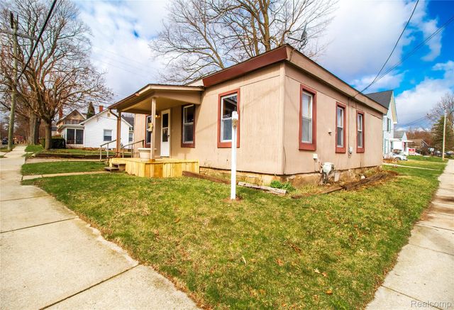 6 Law Street, Lapeer, MI 48446
