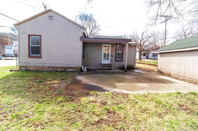 6 Law Street, Lapeer, MI 48446