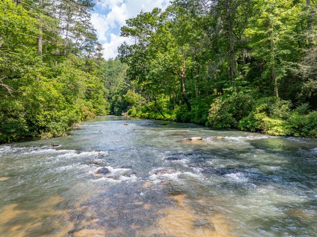 135 Red Oak Trail, Ellijay, GA 30540