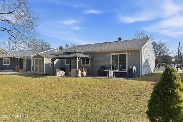 5 Sheepshead Drive, Toms River, NJ 08757