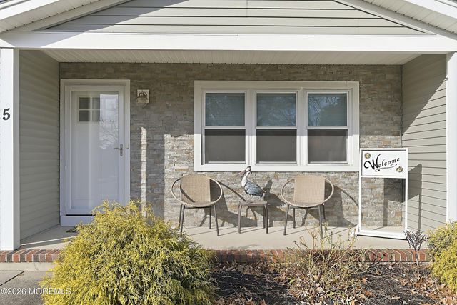 5 Sheepshead Drive, Toms River, NJ 08757