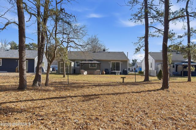 5 Sheepshead Drive, Toms River, NJ 08757