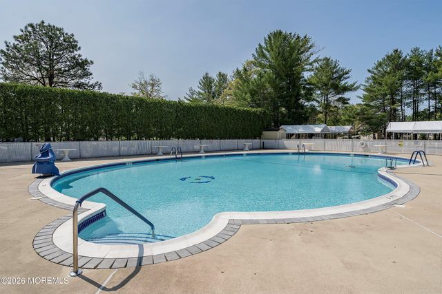 5 Sheepshead Drive, Toms River, NJ 08757