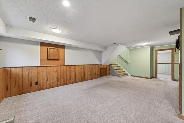 8381 Knollwood Drive, Mounds View, MN 55112