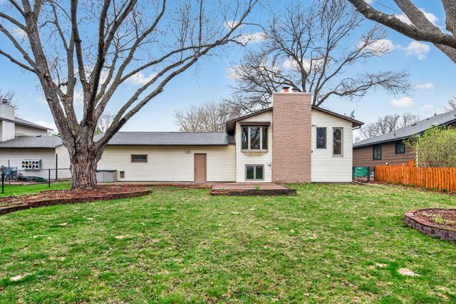 8381 Knollwood Drive, Mounds View, MN 55112