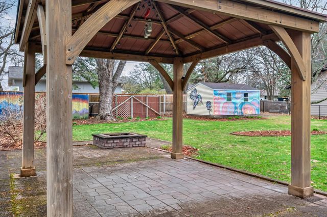 8381 Knollwood Drive, Mounds View, MN 55112