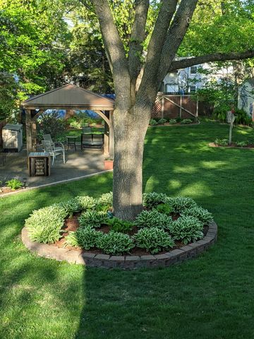 8381 Knollwood Drive, Mounds View, MN 55112