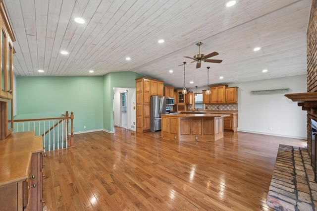 8381 Knollwood Drive, Mounds View, MN 55112