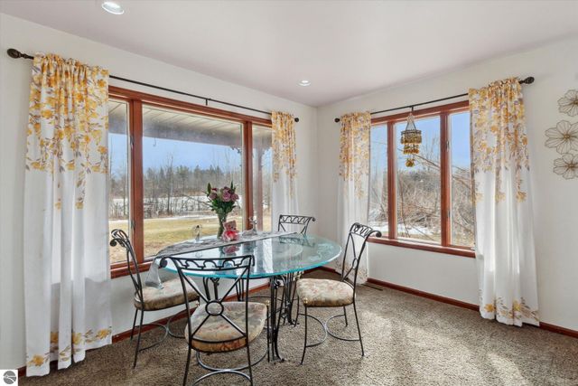 287 W Saint Charles Road, Ithaca, MI 48847