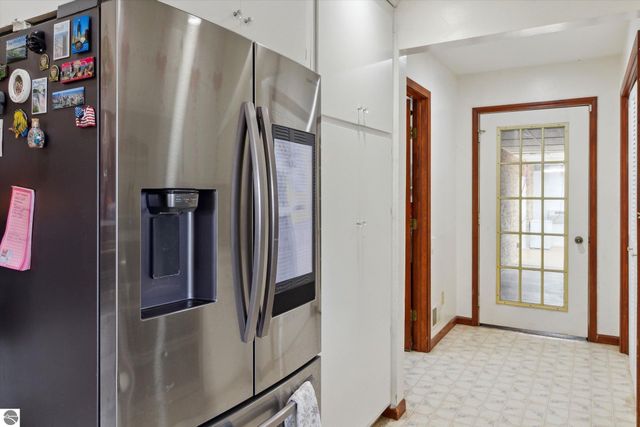 287 W Saint Charles Road, Ithaca, MI 48847