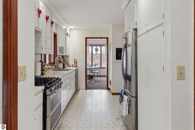 287 W Saint Charles Road, Ithaca, MI 48847