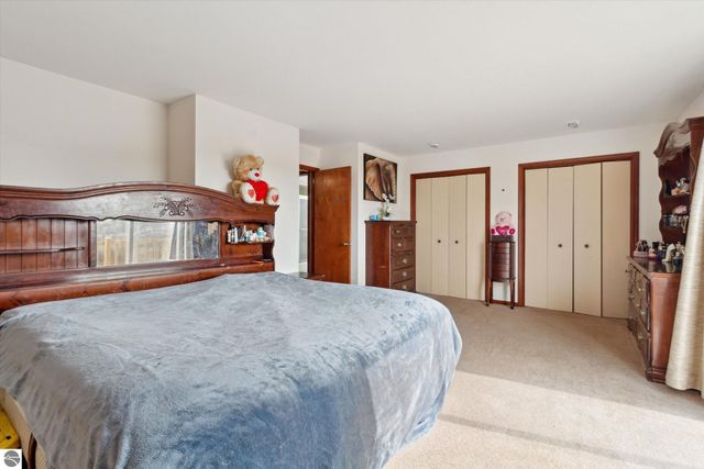 287 W Saint Charles Road, Ithaca, MI 48847