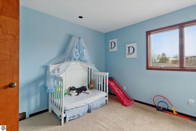 287 W Saint Charles Road, Ithaca, MI 48847