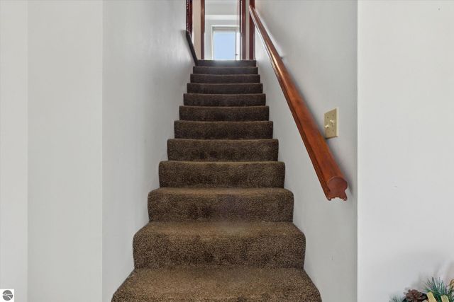 287 W Saint Charles Road, Ithaca, MI 48847