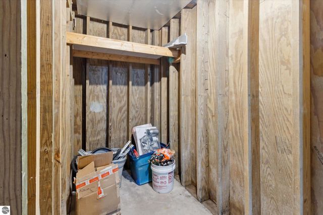 287 W Saint Charles Road, Ithaca, MI 48847