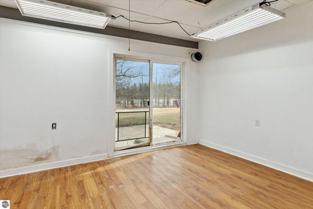 287 W Saint Charles Road, Ithaca, MI 48847