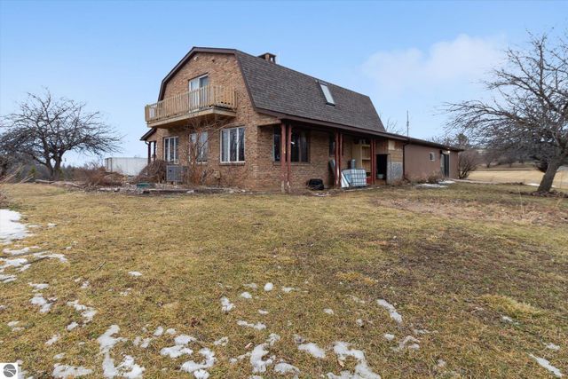 287 W Saint Charles Road, Ithaca, MI 48847