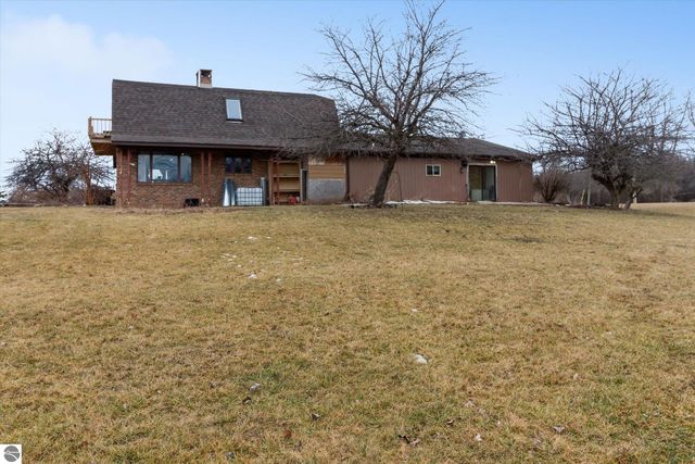 287 W Saint Charles Road, Ithaca, MI 48847