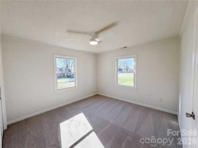 1433 Midlake Road, Kannapolis, NC 28083