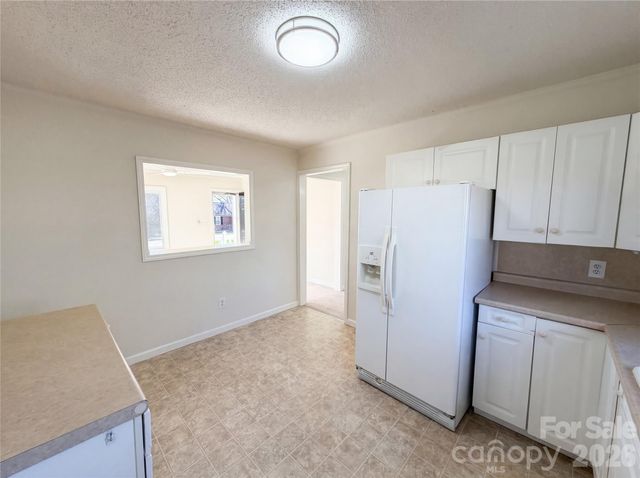 1433 Midlake Road, Kannapolis, NC 28083