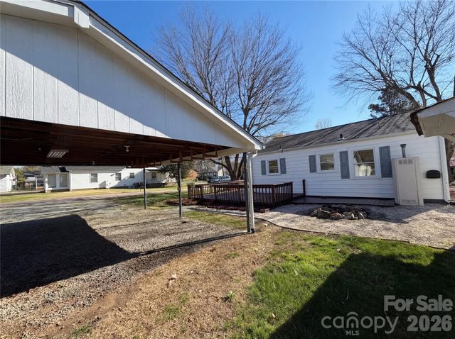 1433 Midlake Road, Kannapolis, NC 28083