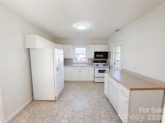 1433 Midlake Road, Kannapolis, NC 28083