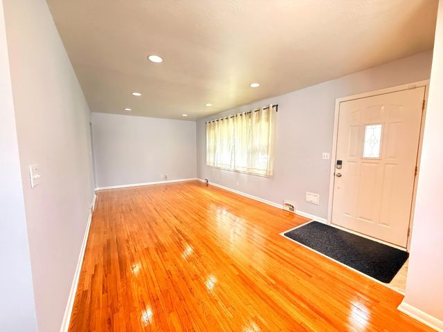 1640 Montana Avenue E, Saint Paul, MN 55106