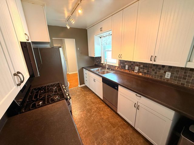 1640 Montana Avenue E, Saint Paul, MN 55106