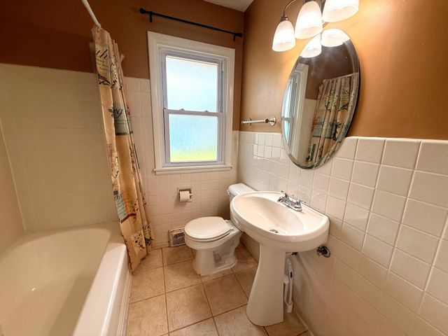 1640 Montana Avenue E, Saint Paul, MN 55106