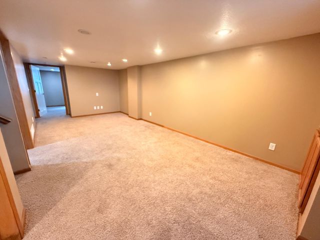 1640 Montana Avenue E, Saint Paul, MN 55106
