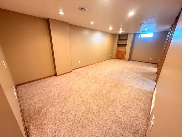 1640 Montana Avenue E, Saint Paul, MN 55106