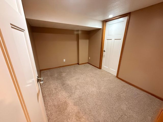 1640 Montana Avenue E, Saint Paul, MN 55106
