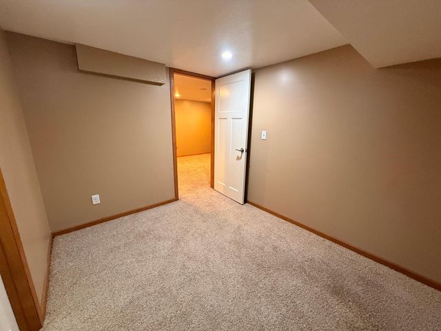 1640 Montana Avenue E, Saint Paul, MN 55106