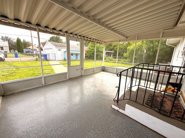1640 Montana Avenue E, Saint Paul, MN 55106