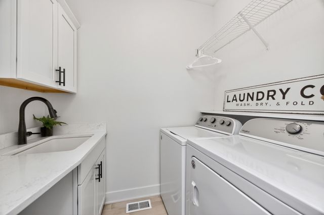 10956 NW 111th Avenue, Granger, IA 50109