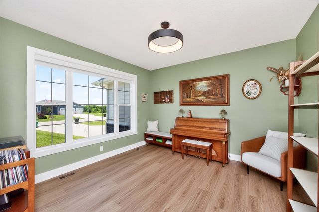 10956 NW 111th Avenue, Granger, IA 50109
