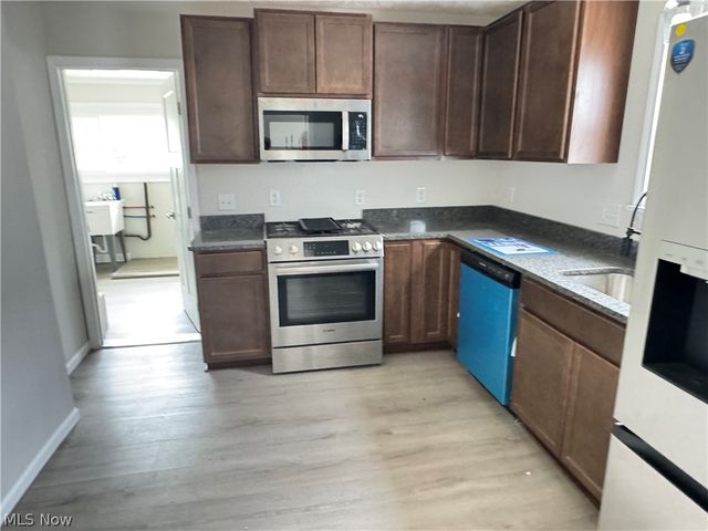 29516 Cresthaven Drive, Willowick, OH 44095