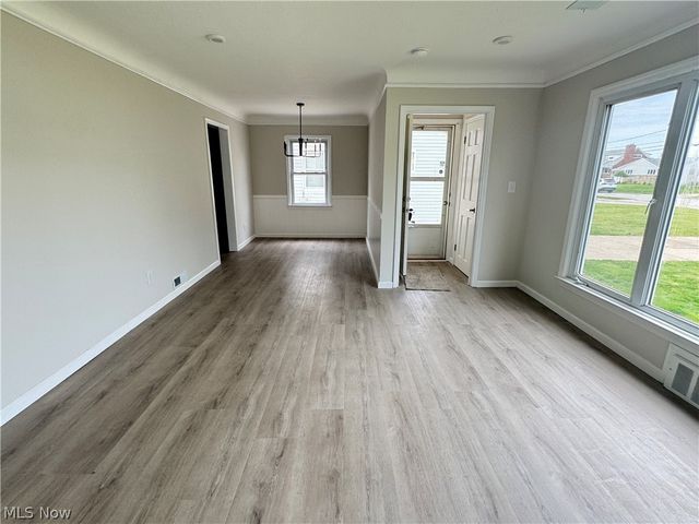 29516 Cresthaven Drive, Willowick, OH 44095