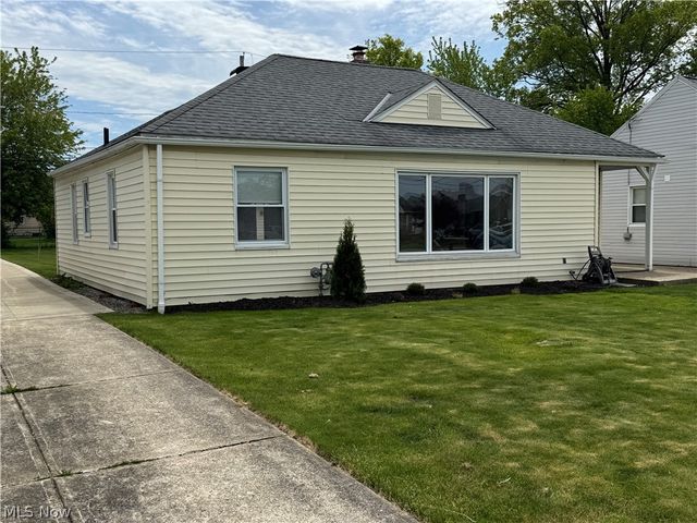 29516 Cresthaven Drive, Willowick, OH 44095