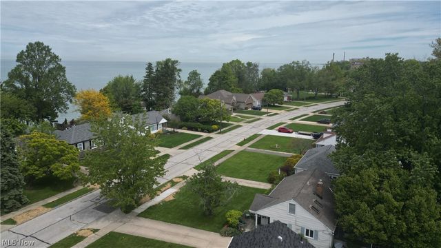 29516 Cresthaven Drive, Willowick, OH 44095
