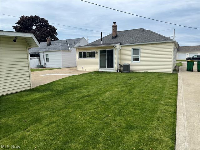 29516 Cresthaven Drive, Willowick, OH 44095