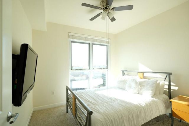 423 7th Street 901, Oakland, CA 94607