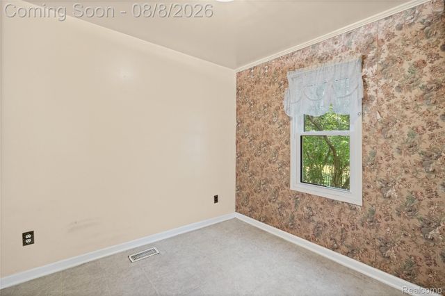 2240 Morrish Street, Burton, MI 48519