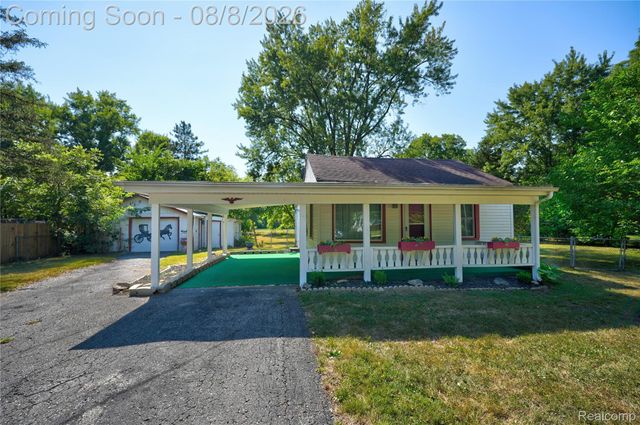2240 Morrish Street, Burton, MI 48519