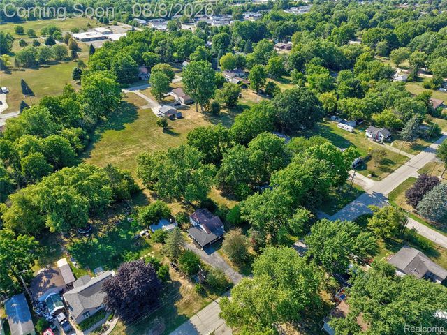 2240 Morrish Street, Burton, MI 48519